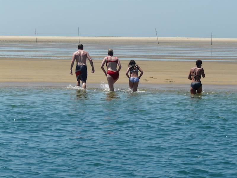 Bateau de location Arcachon Cap ferret pour beacher sur le bancs de sable facilement Bateau de location Arcachon Cap ferret pour beacher sur le bancs de sable facilement