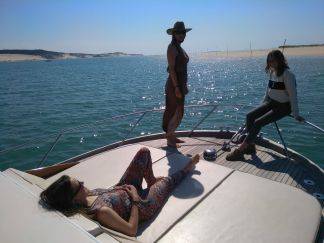 Bateau de location Arcachon, avec skipper et grand bain de soleil Bateau de location Arcachon, avec skipper et grand bain de soleil