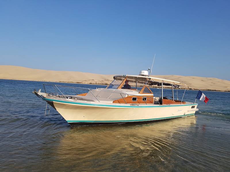 Ce pinasse cruiser du Bassin d'Arcachon est unique Ce pinasse cruiser du Bassin d'Arcachon est unique