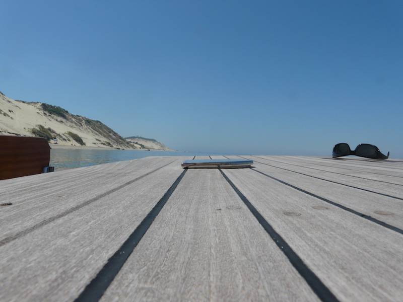 Pinasse cruiser de location avec skipper et grand bain de soleil Pinasse cruiser de location avec skipper et grand bain de soleil